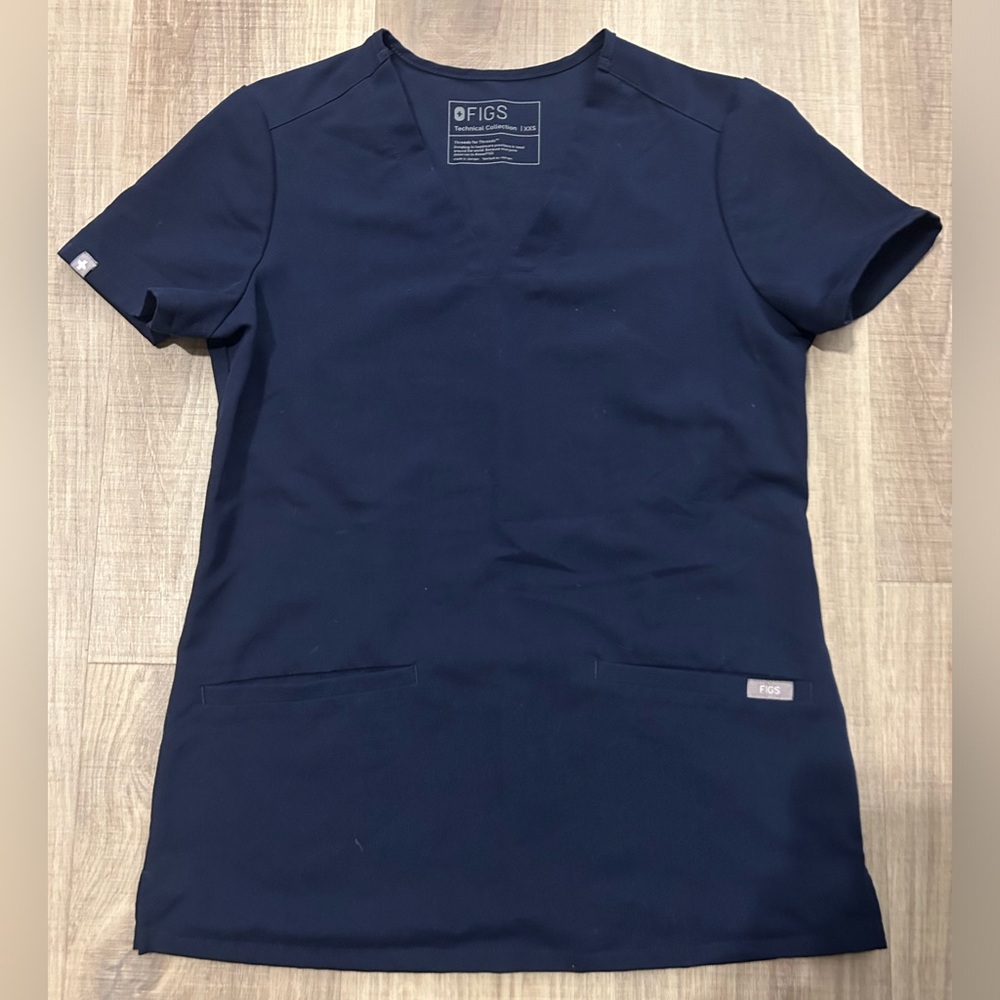 Figs Casma Three-Pocket Scrub Top